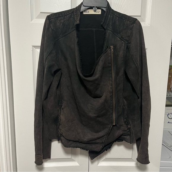 Buckle BKE Women Black Washed Cowl-Neck Asymmetrical Zip Draped Moto Jacket - Picture 3 of 9